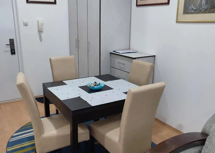 아파트 Smestaj Vesna *